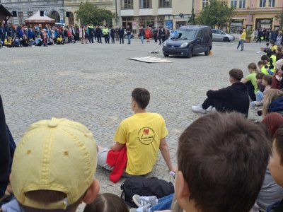 Den bez úrazu