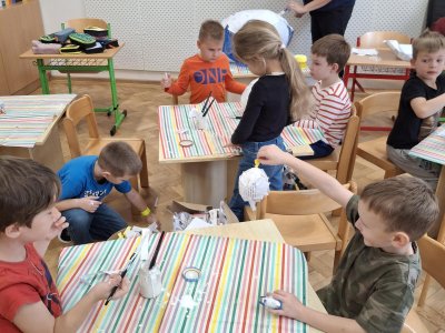 Vesmír - výstava na plotech