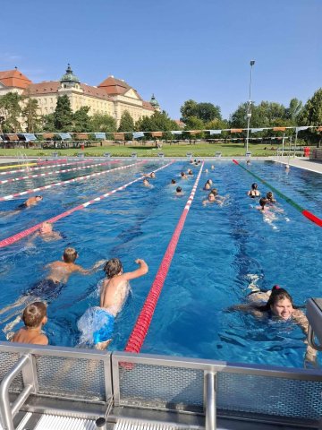 Za tajemstvím Země a vesmíru: Den druhý - koupání všechny smutky zahání :)