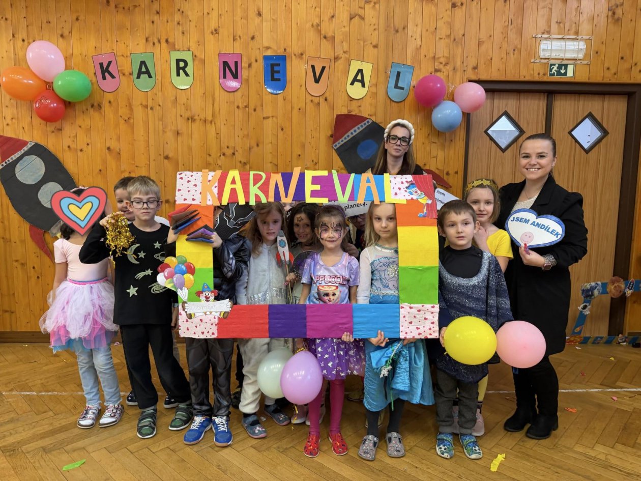 Karneval ve vesmírném stylu