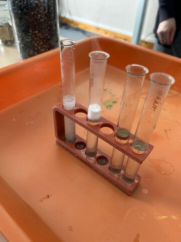 Chemické reakce na vlastní oči